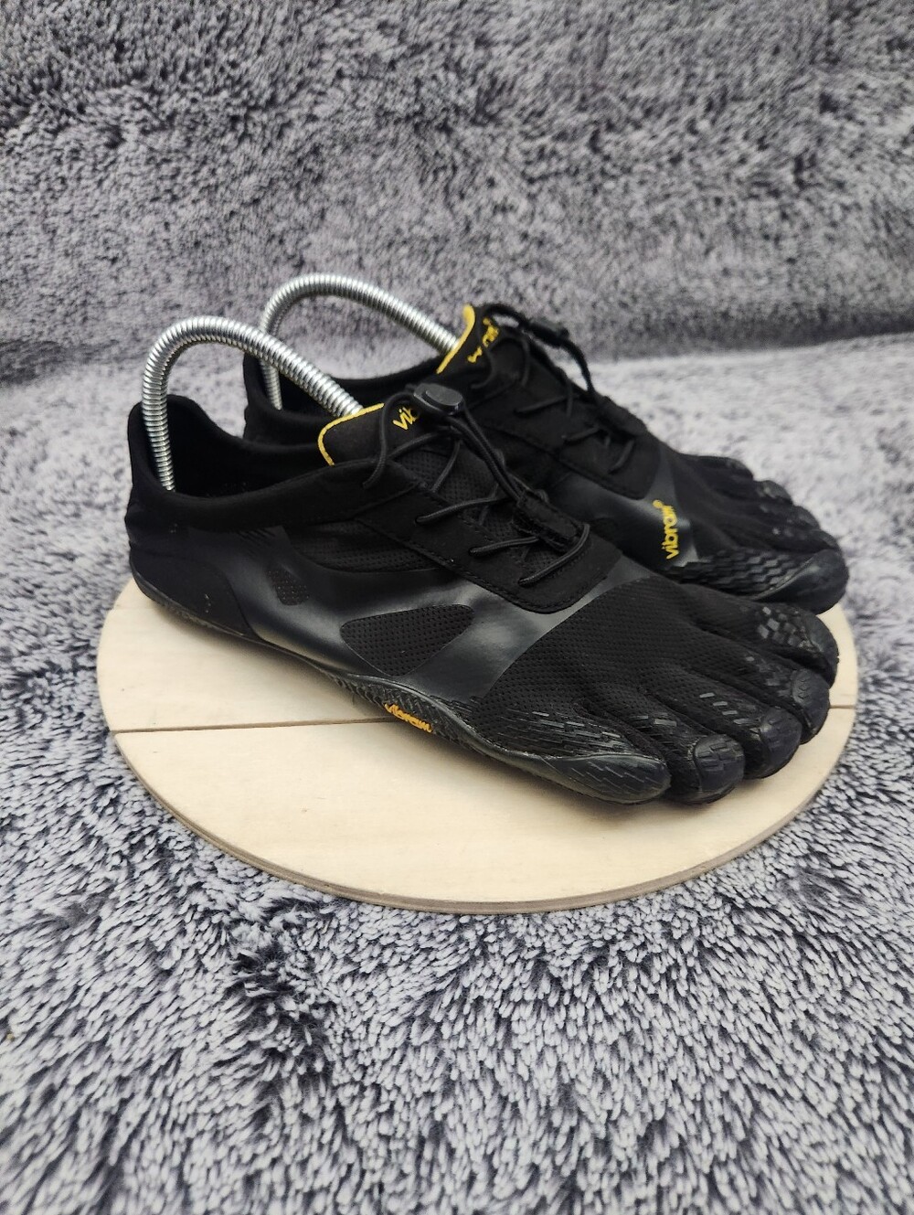 Vibram FiveFingers Black Minimalist Toe Shoes Men’s EU 43 US 9.5-10 Barefoot